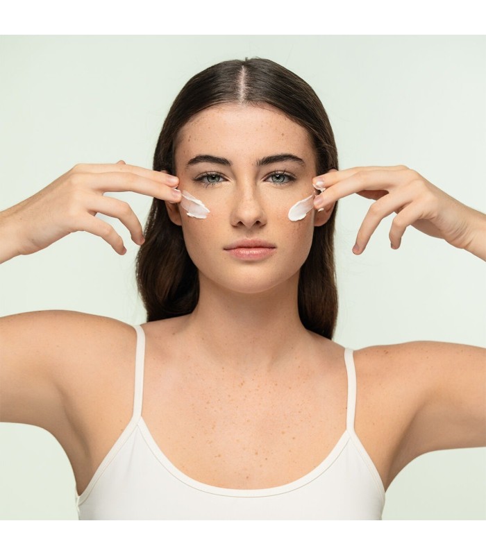 Réflexion durant quelques secondes Zencare CBD – crème visage hydratante InnovaGoods, 50 ml Aimez-vous cette personnalité ?